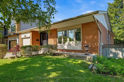 Detached House for sale at 30 Sir Caradoc Place, Markham, Ontario, L3P 2X6 - Markham Village - MLS: N13732682