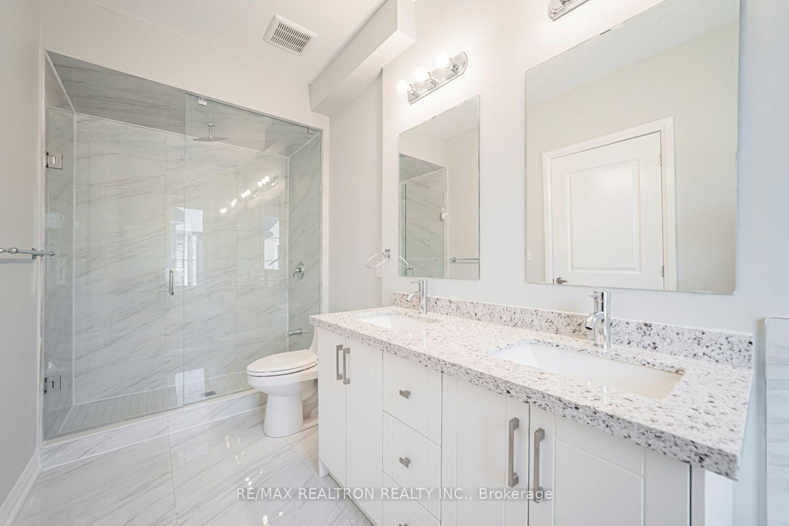 260 Eagle Street • #22 • Newmarket, ON photo 32