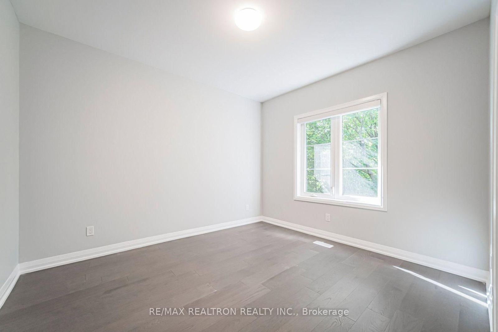 260 Eagle Street • #22 • Newmarket, ON photo 33