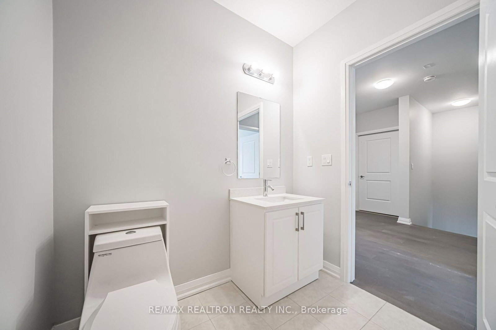 260 Eagle Street • #22 • Newmarket, ON photo 43