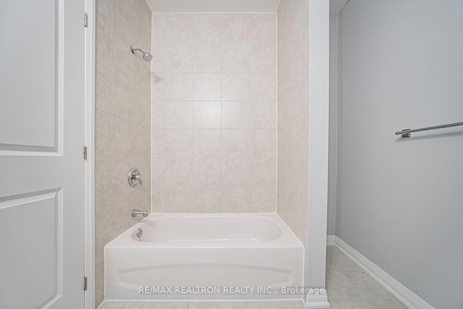 260 Eagle Street • #22 • Newmarket, ON photo 44