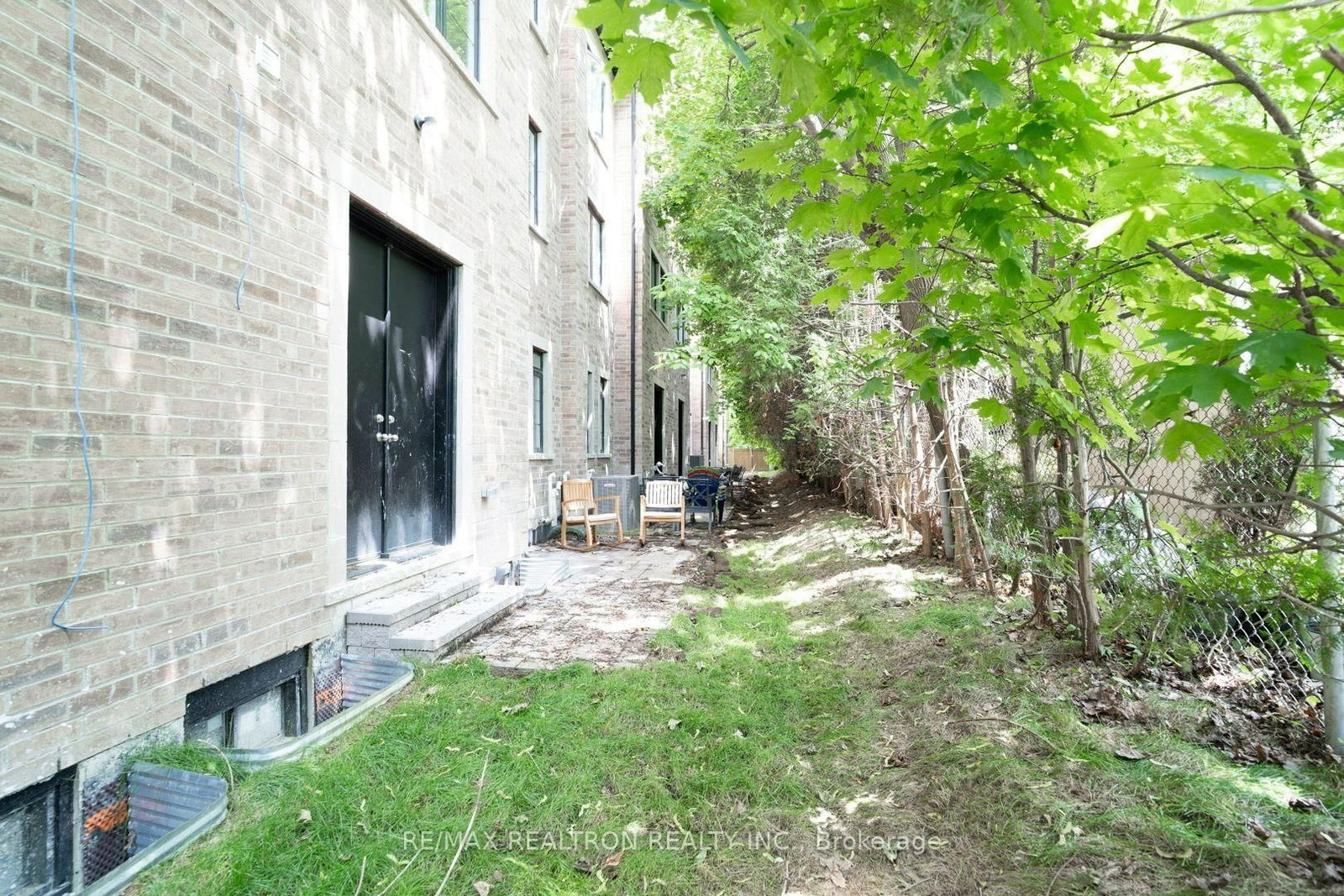 260 Eagle Street • #22 • Newmarket, ON photo 48