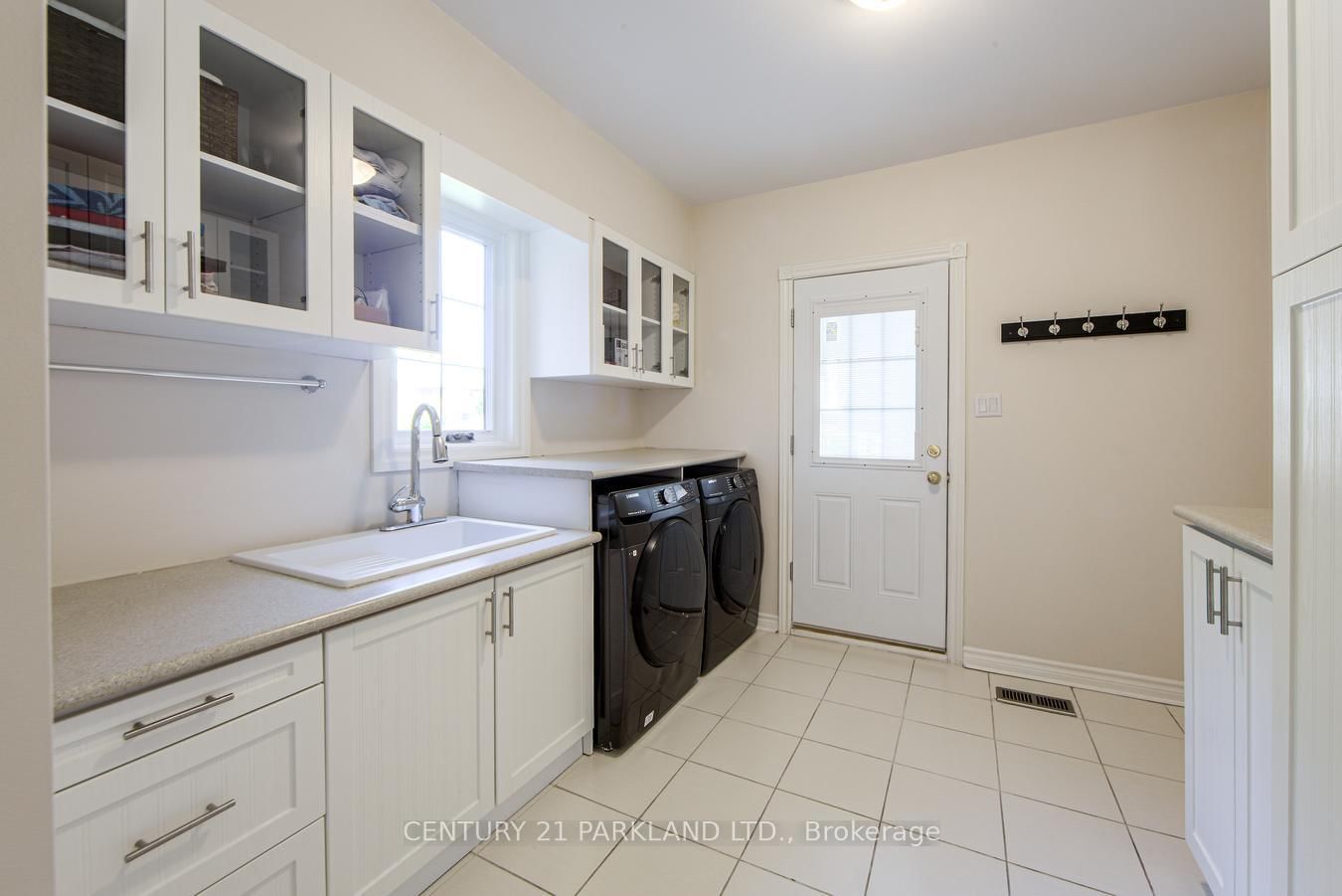 112 Strathearn Avenue • Richmond Hill, ON photo 19