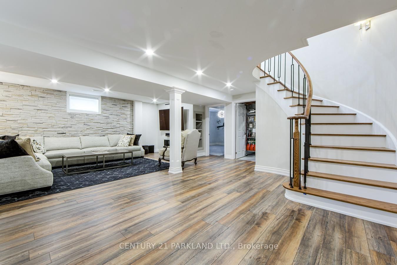112 Strathearn Avenue • Richmond Hill, ON photo 39
