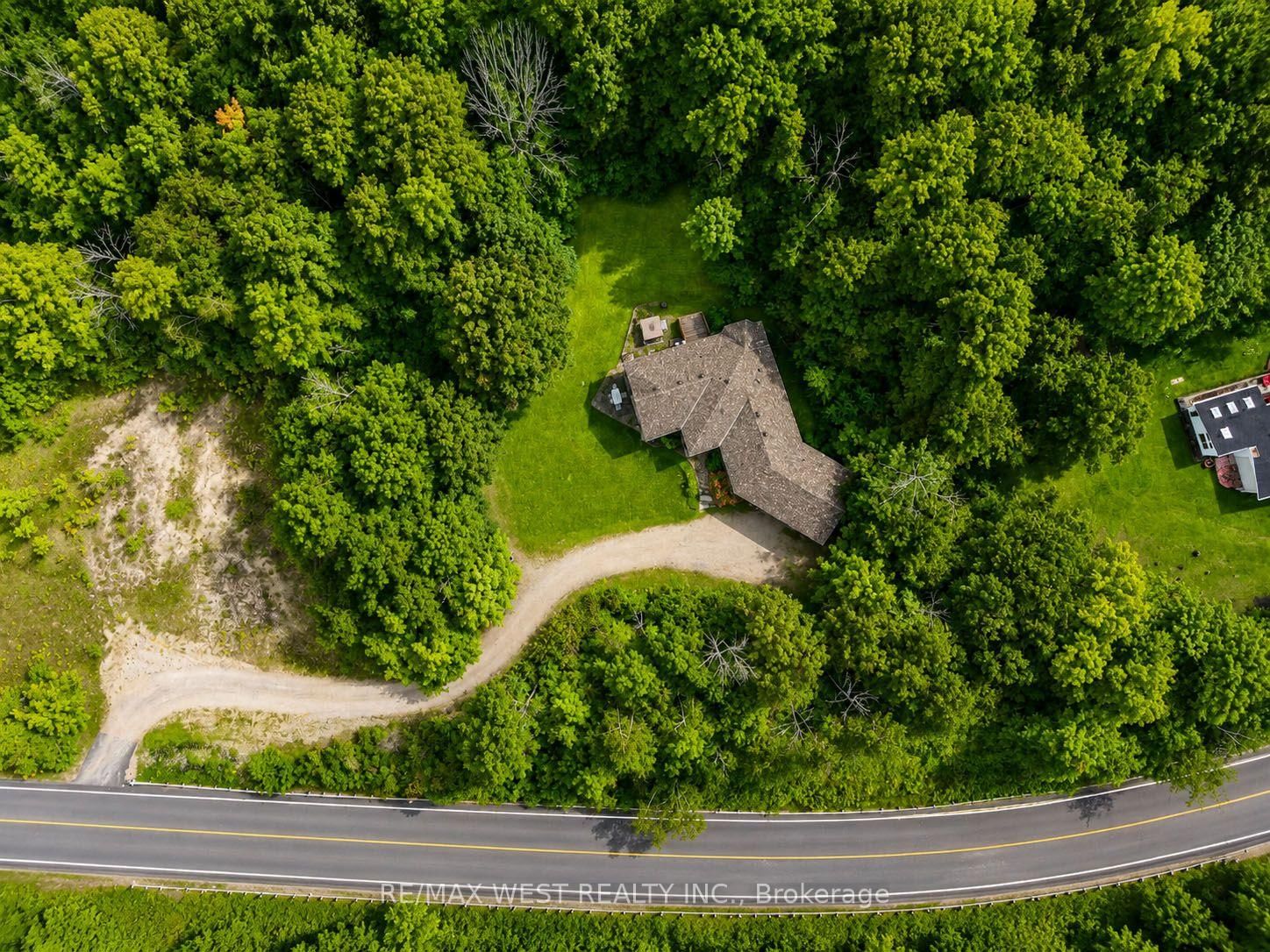 4927 25th Side Road • Essa, ON photo 15