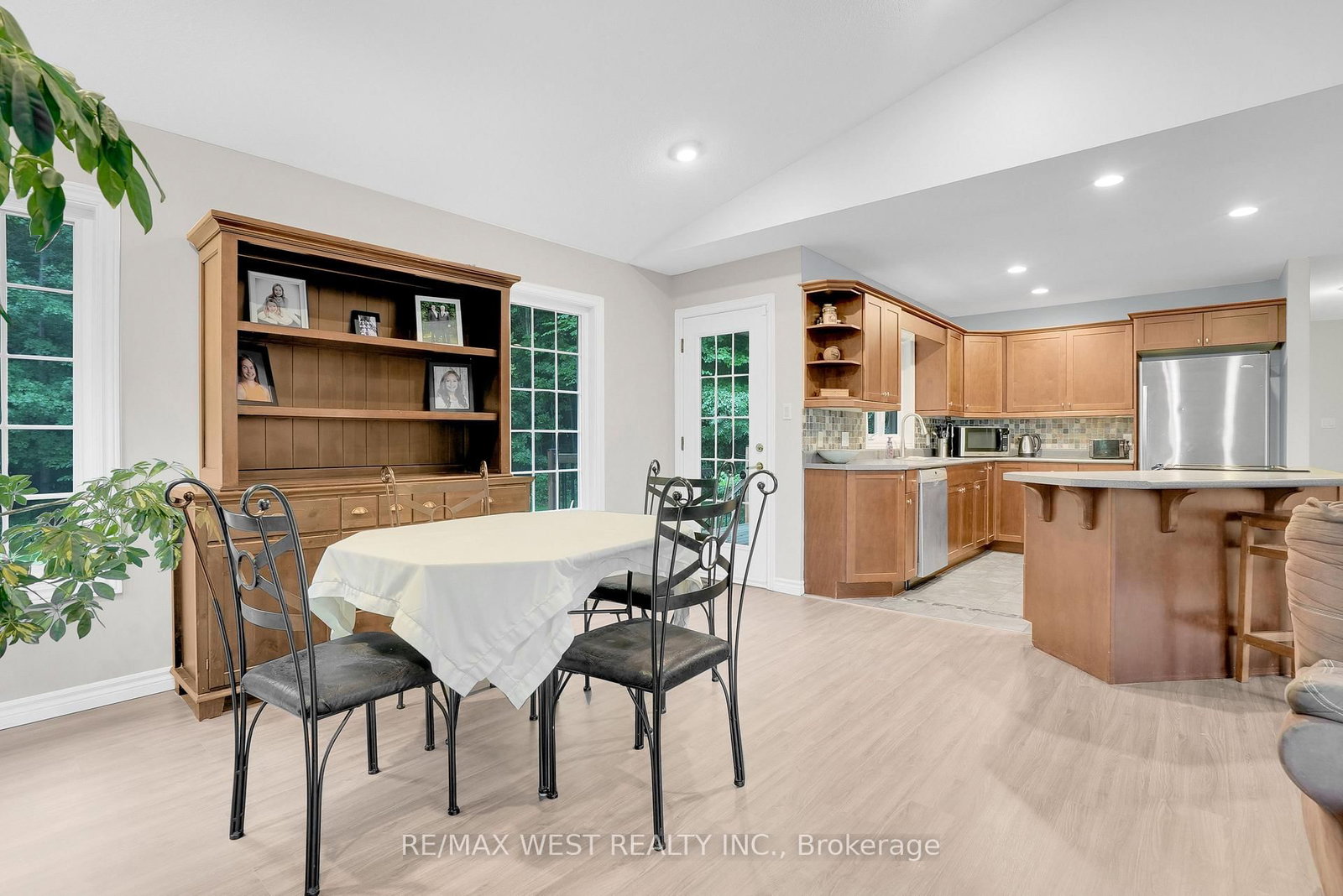4927 25th Side Road • Essa, ON photo 4