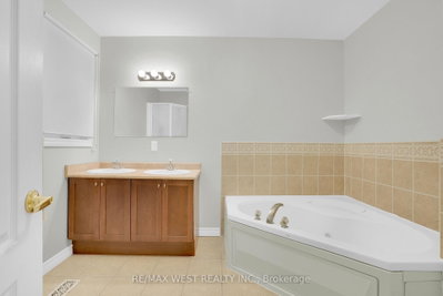 4927 25th Side Road • Essa, ON photo 8