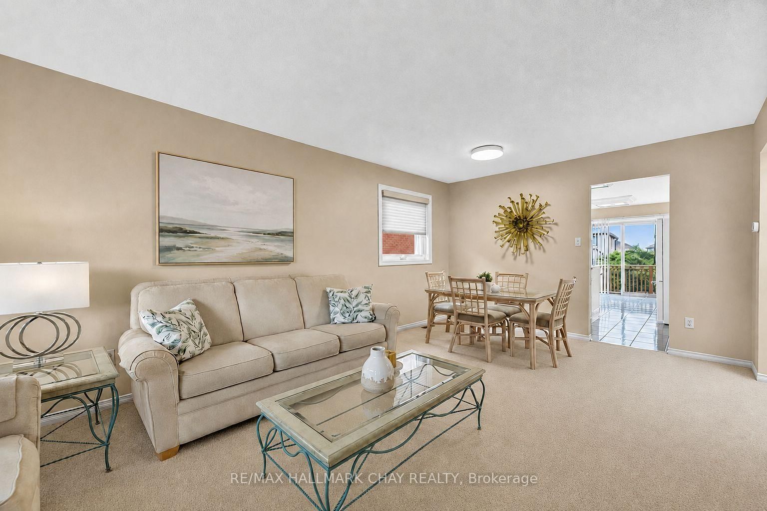 207 Melbourne Drive • Bradford West Gwillimbury, ON photo 5