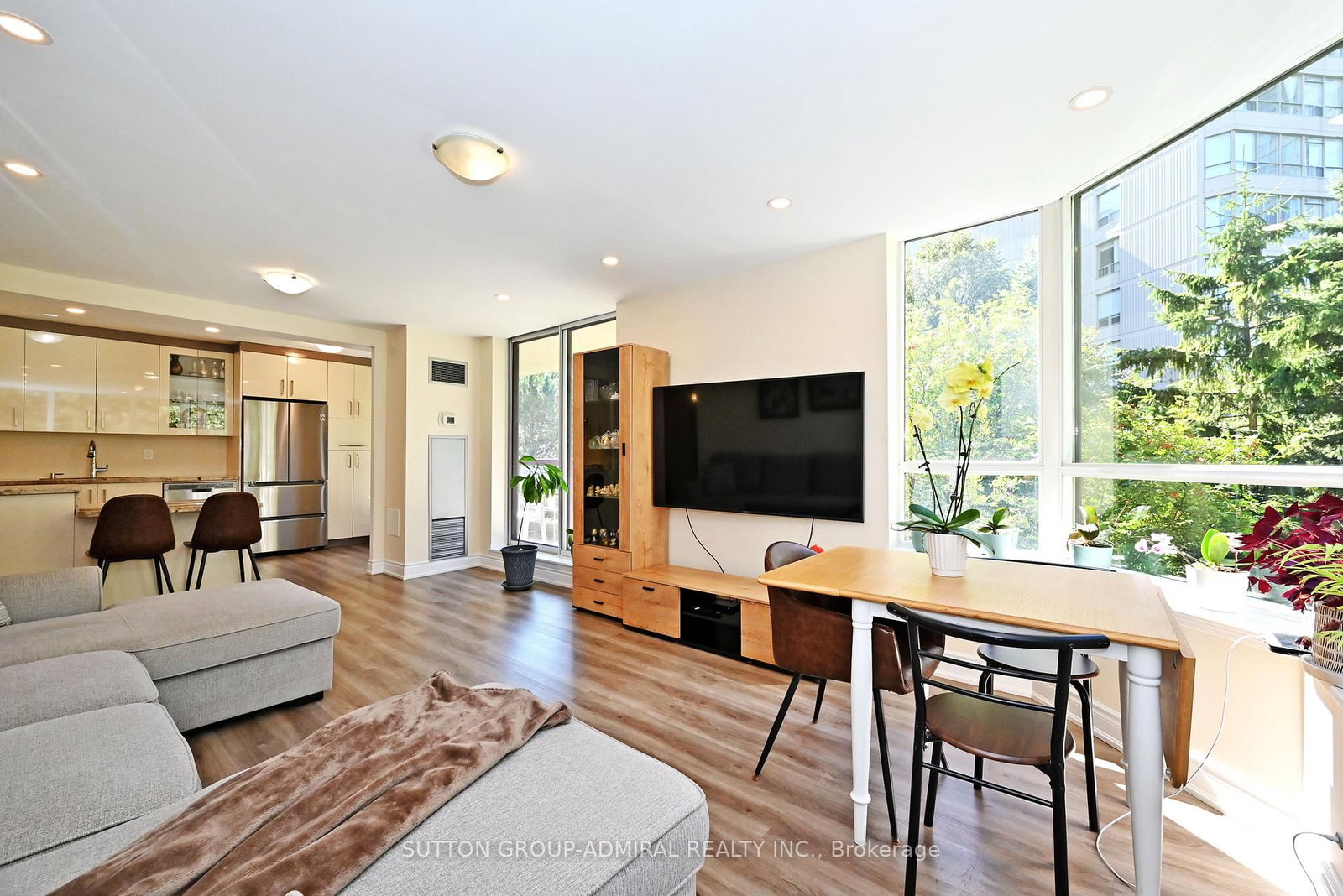 91 Townsgate Drive • #203 • Vaughan, ON photo 11