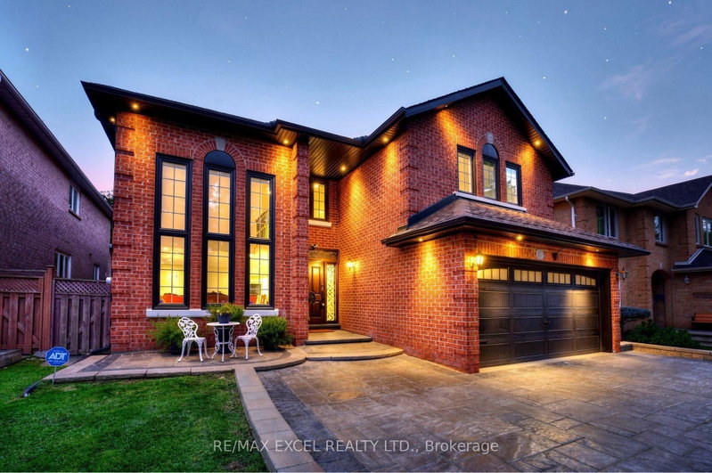 2B Trinity Crescent