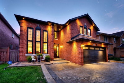 2B Trinity Crescent • Richmond Hill, ON photo 2