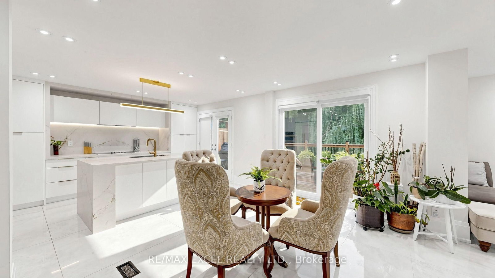 2B Trinity Crescent • Richmond Hill, ON photo 22