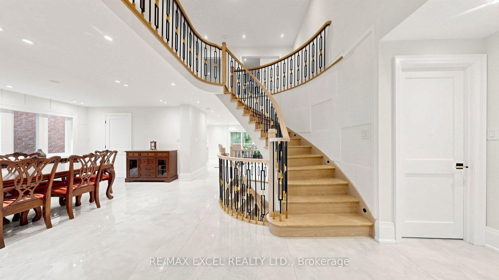 2B Trinity Crescent • Richmond Hill, ON photo 27
