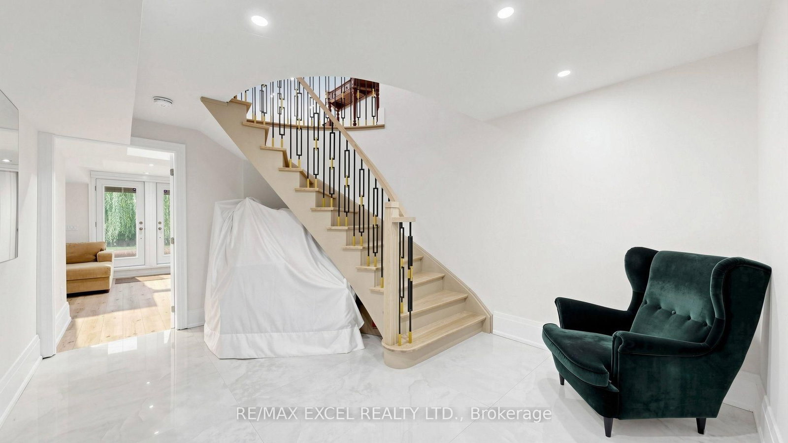 2B Trinity Crescent • Richmond Hill, ON photo 36
