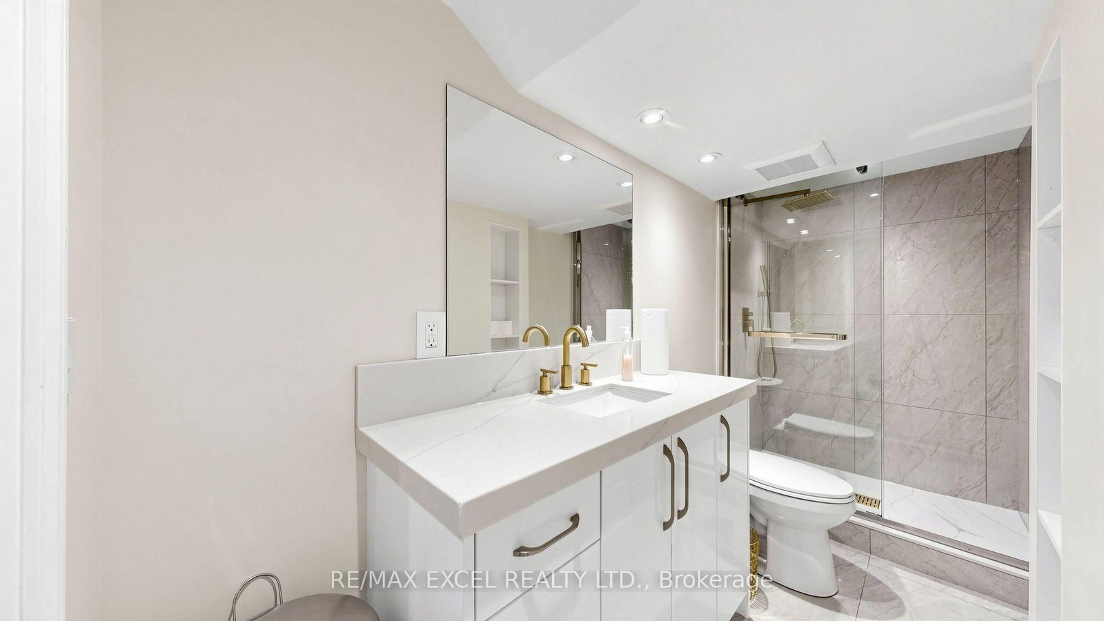 2B Trinity Crescent • Richmond Hill, ON photo 44