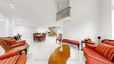 2B Trinity Crescent • Richmond Hill, ON photo 7
