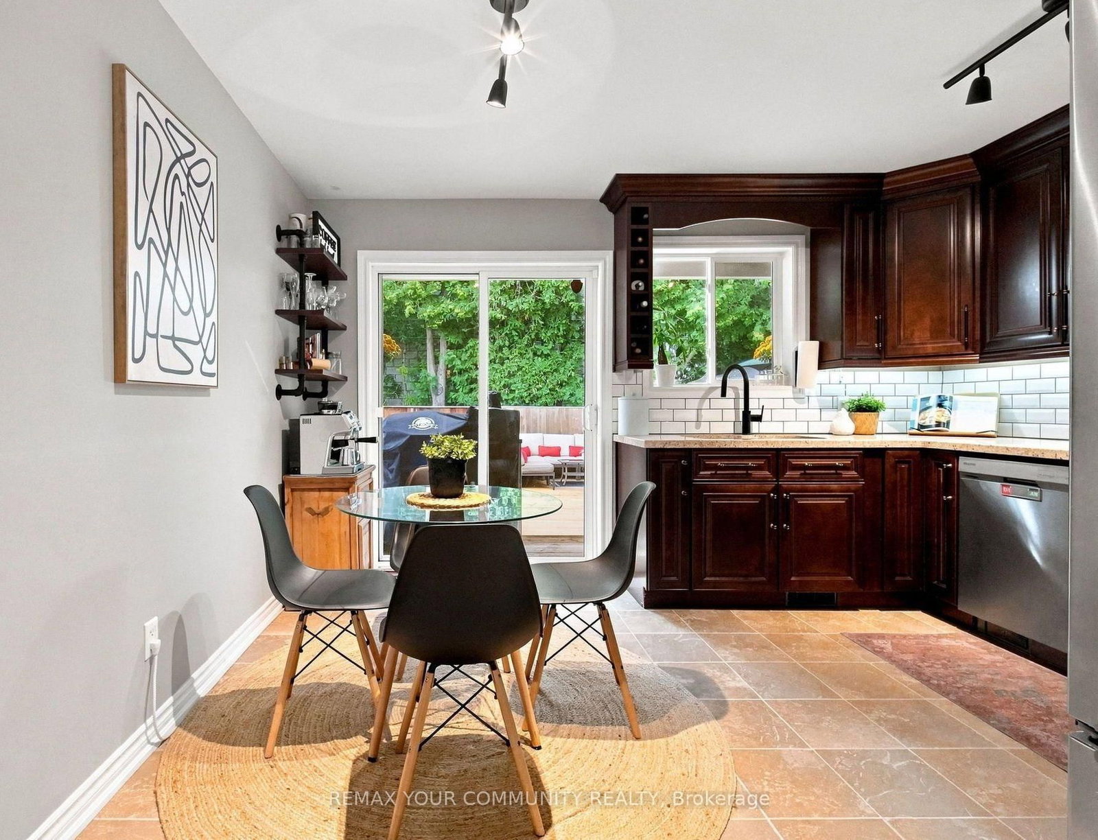 19 De Geer Street • Georgina, ON photo 13