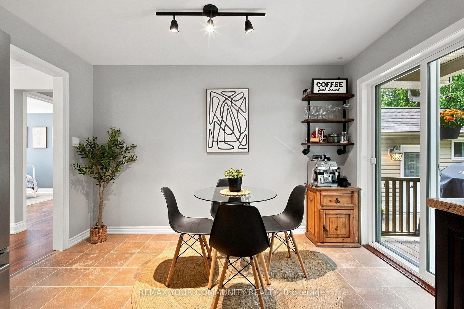 19 De Geer Street • Georgina, ON photo 14