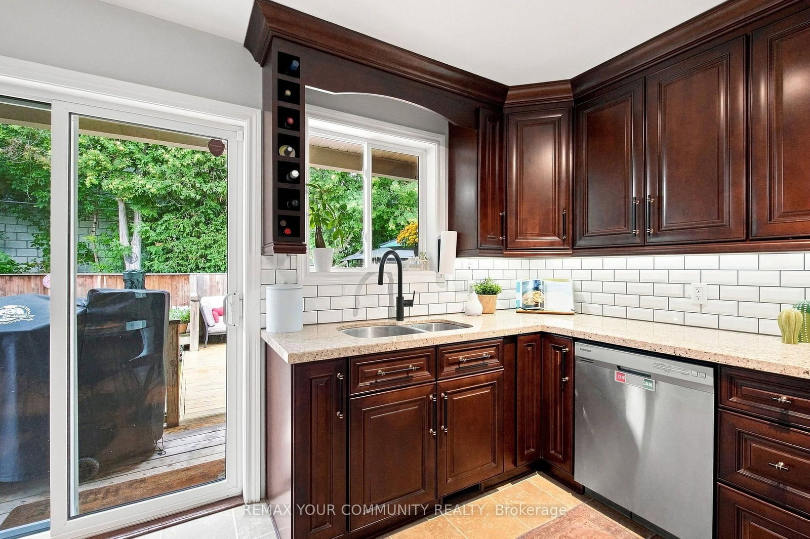 19 De Geer Street • Georgina, ON photo 17