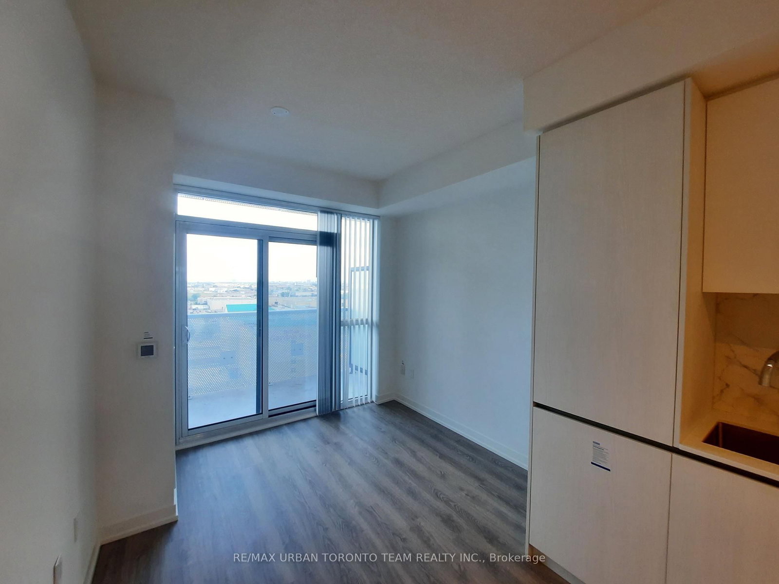 1108-8 Interchange Way, Vaughan, view 4