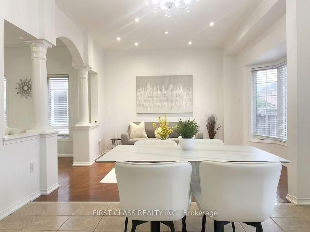 79 Carnoustie Crescent • Richmond Hill, ON photo 6