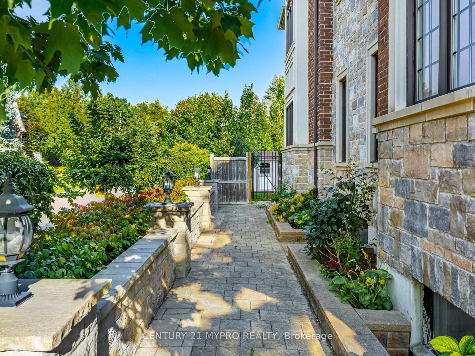 9A Anglin Drive • Richmond Hill, ON photo 38