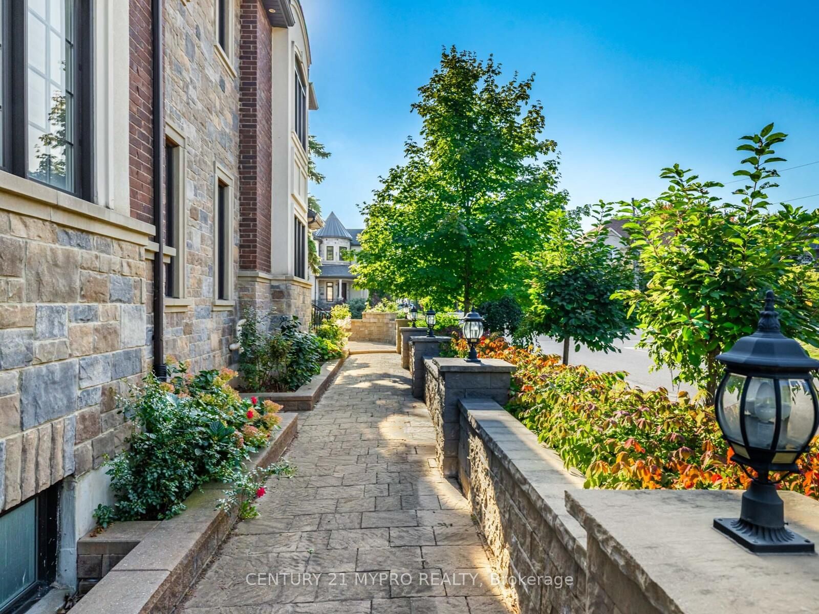 9A Anglin Drive • Richmond Hill, ON photo 39