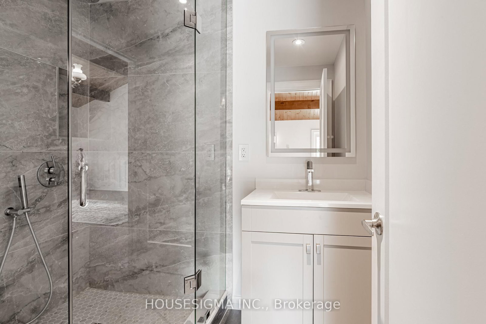 14639 Leslie Street • Aurora, ON photo 18