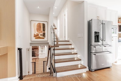 14639 Leslie Street • Aurora, ON photo 5