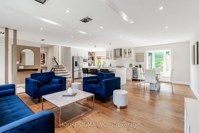 14639 Leslie Street • Aurora, ON photo 6
