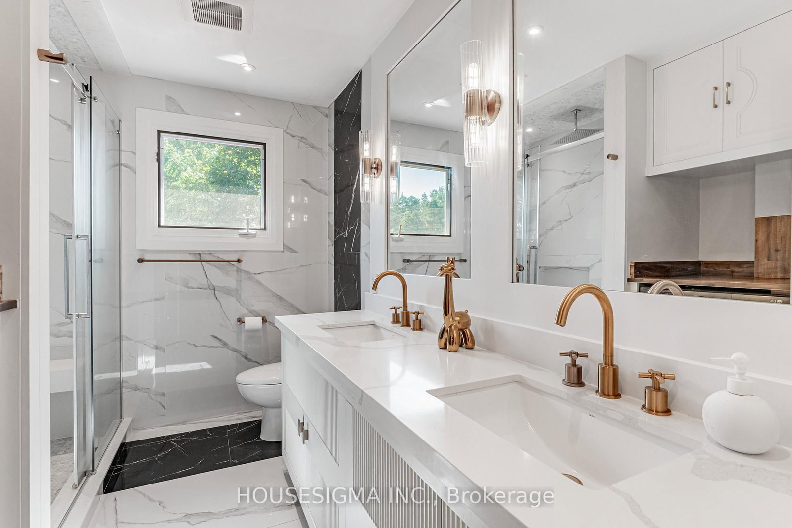 14639 Leslie Street • Aurora, ON photo 8