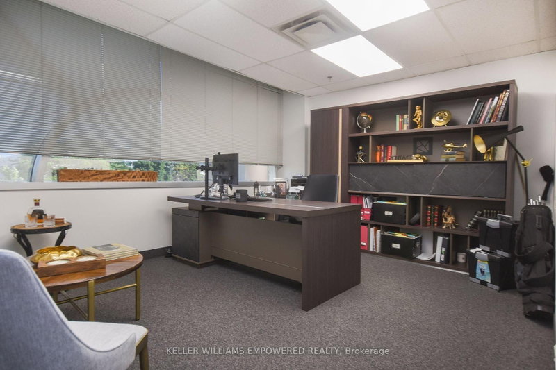 60 Granton Dr photo 2
