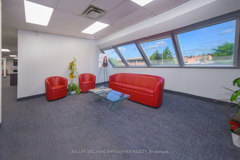 60 Granton Dr photo 4
