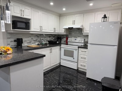 Semi-Detached House for lease at 90 Black Maple Crescent, Vaughan, Ontario, L6A 4G6 - Maple - MLS: N13733806