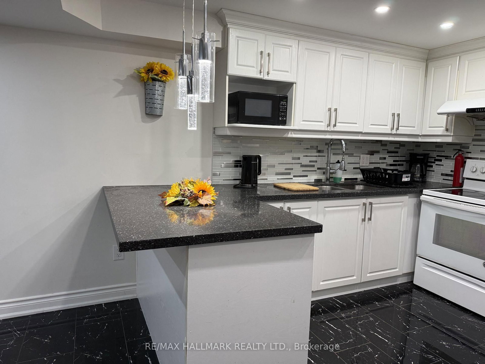 90 Black Maple Crescent, Vaughan 4