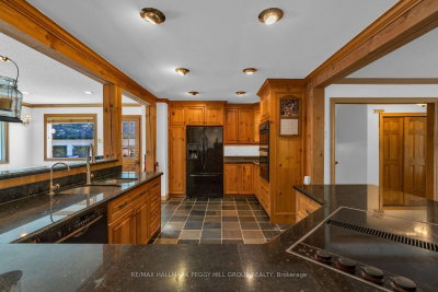 2145 18th Side Road • New Tecumseth, ON photo 5