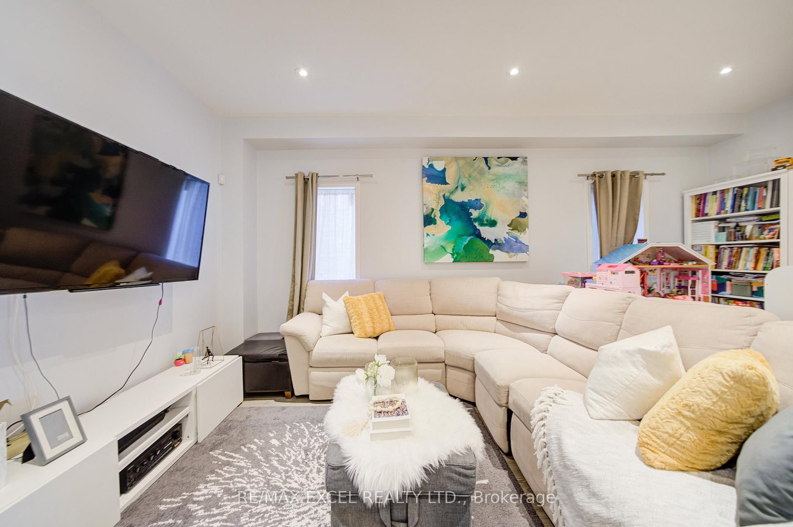 6 Sapphire Drive • Richmond Hill, ON photo 11