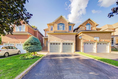 6 Sapphire Drive • Richmond Hill, ON photo 2