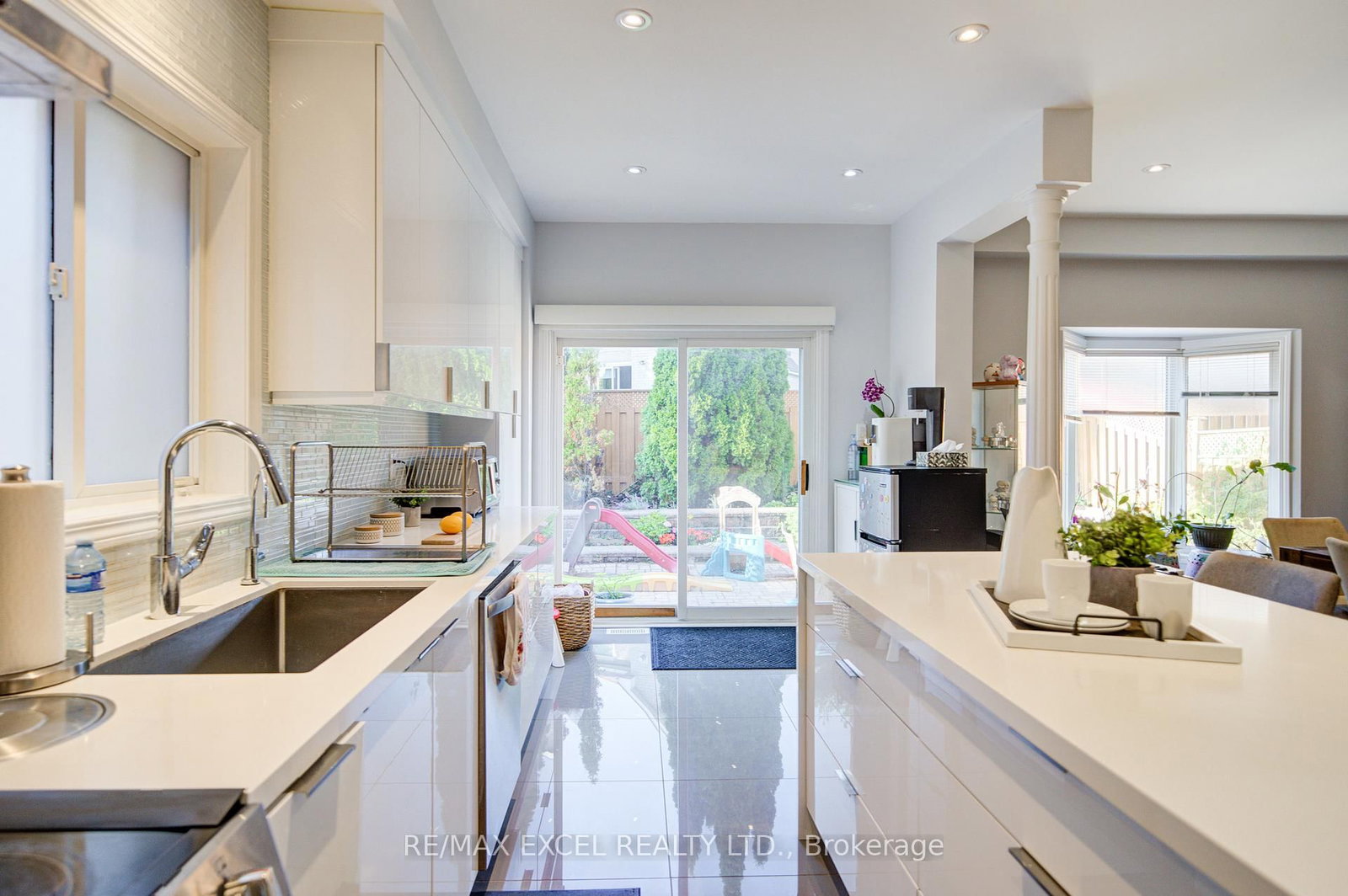 6 Sapphire Drive • Richmond Hill, ON photo 22