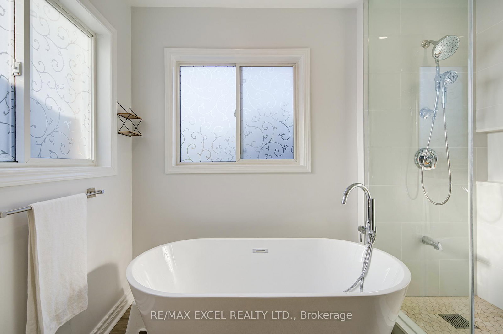 6 Sapphire Drive • Richmond Hill, ON photo 38