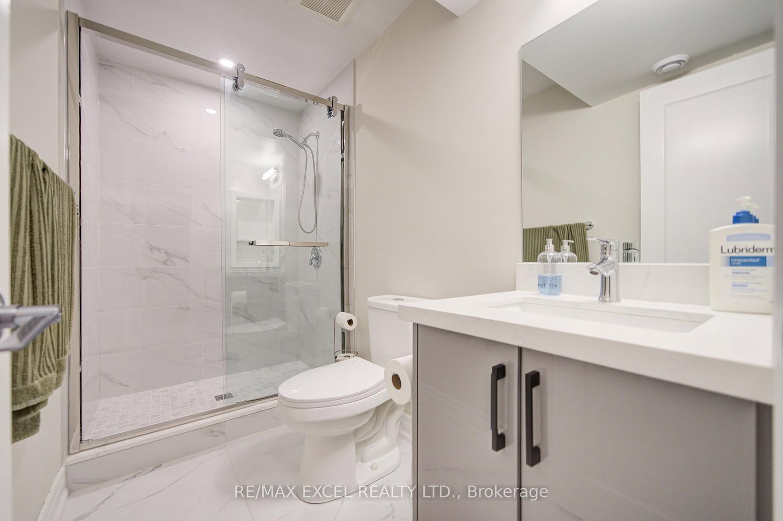 6 Sapphire Drive • Richmond Hill, ON photo 48