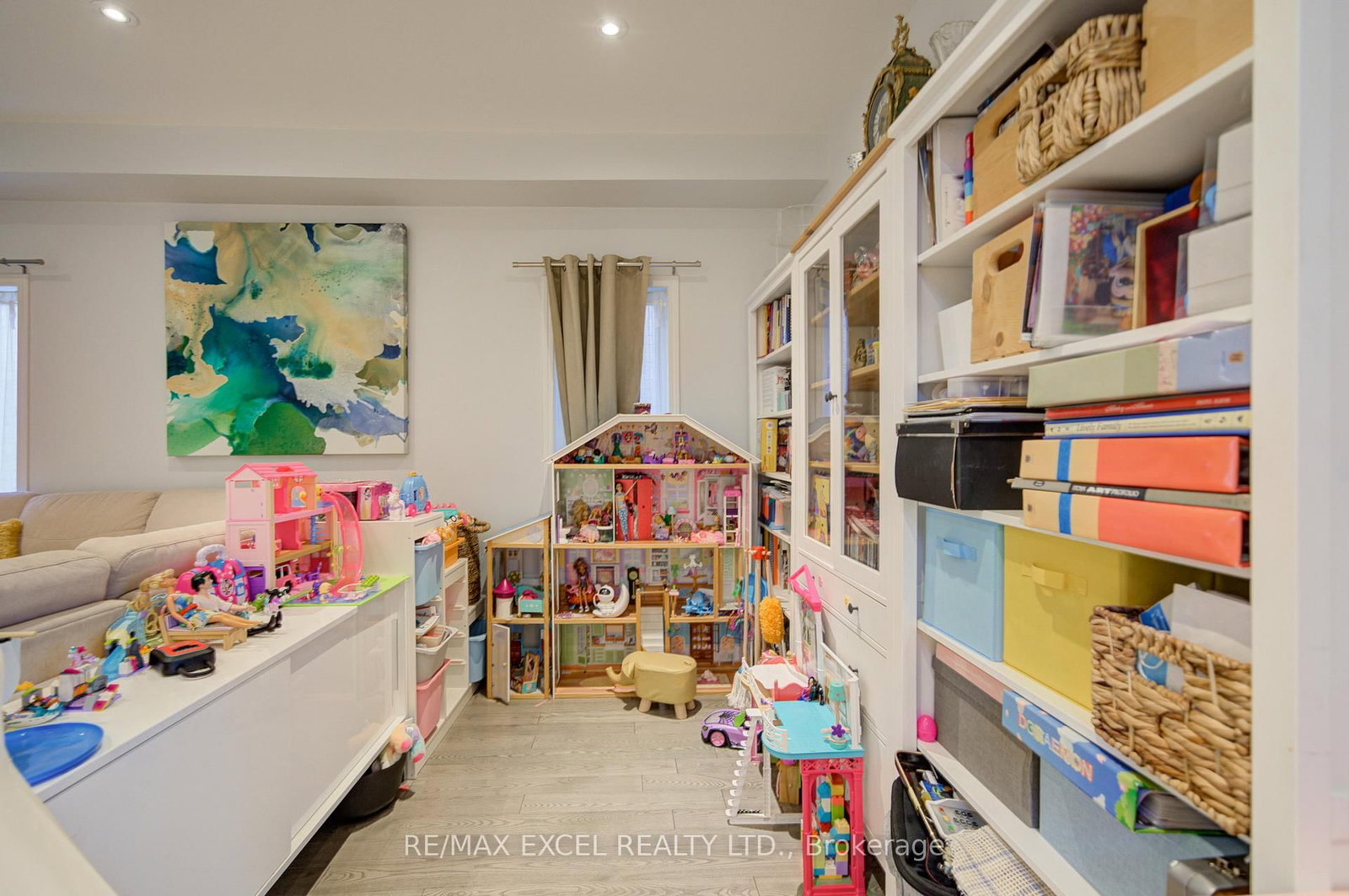 6 Sapphire Drive • Richmond Hill, ON photo 8