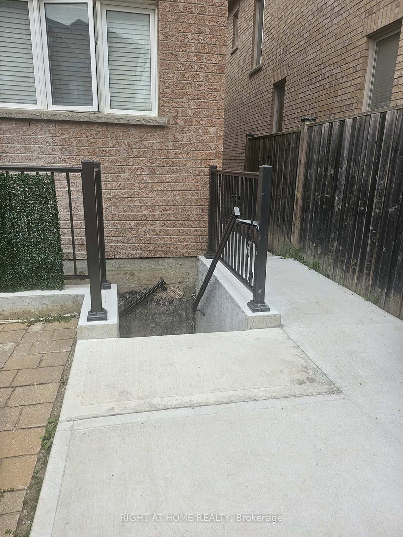 Lower unit - Basement - 83 Acer Crescent