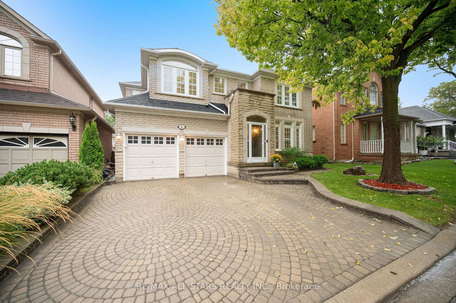 16 Primrose Path Crescent • Markham, ON photo 2