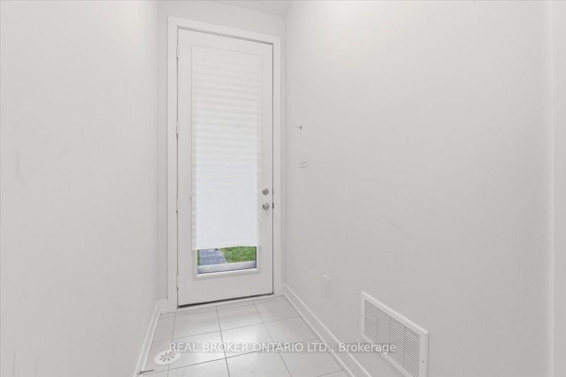 112 Stauffer Crescent