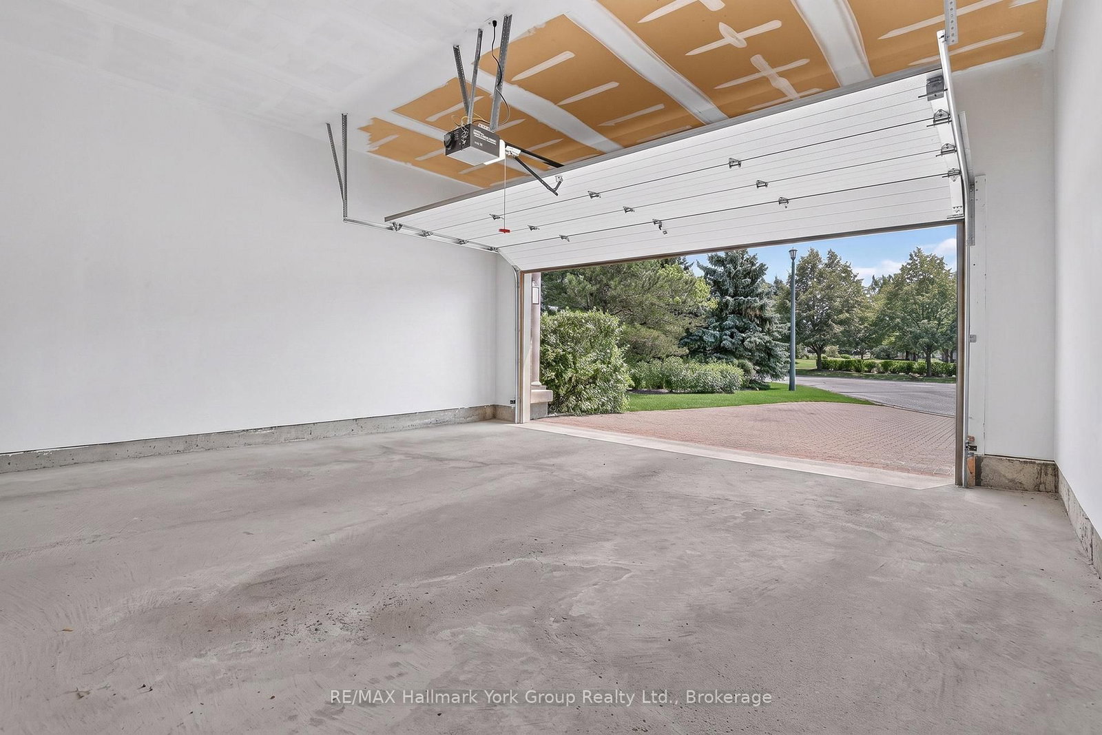 26 Hagen Hollow • #201 • Whitchurch-Stouffville, ON photo 45