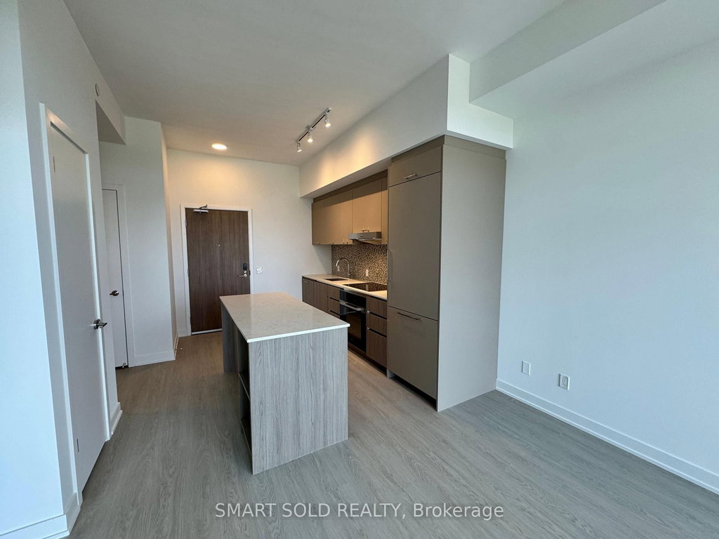 520 - 8188 Yonge Street 4