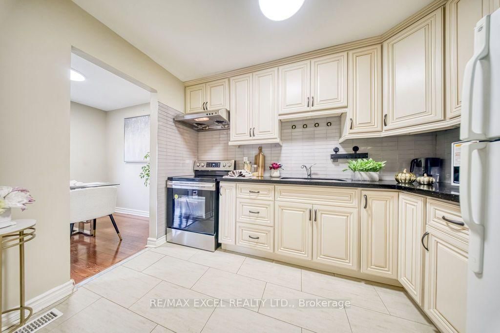 4 Harris Way • Markham, ON photo 8