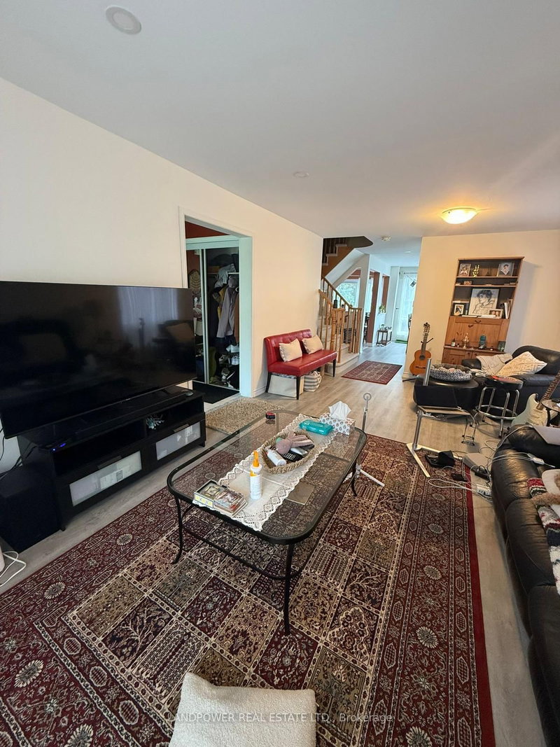 29 Sarum Crescent