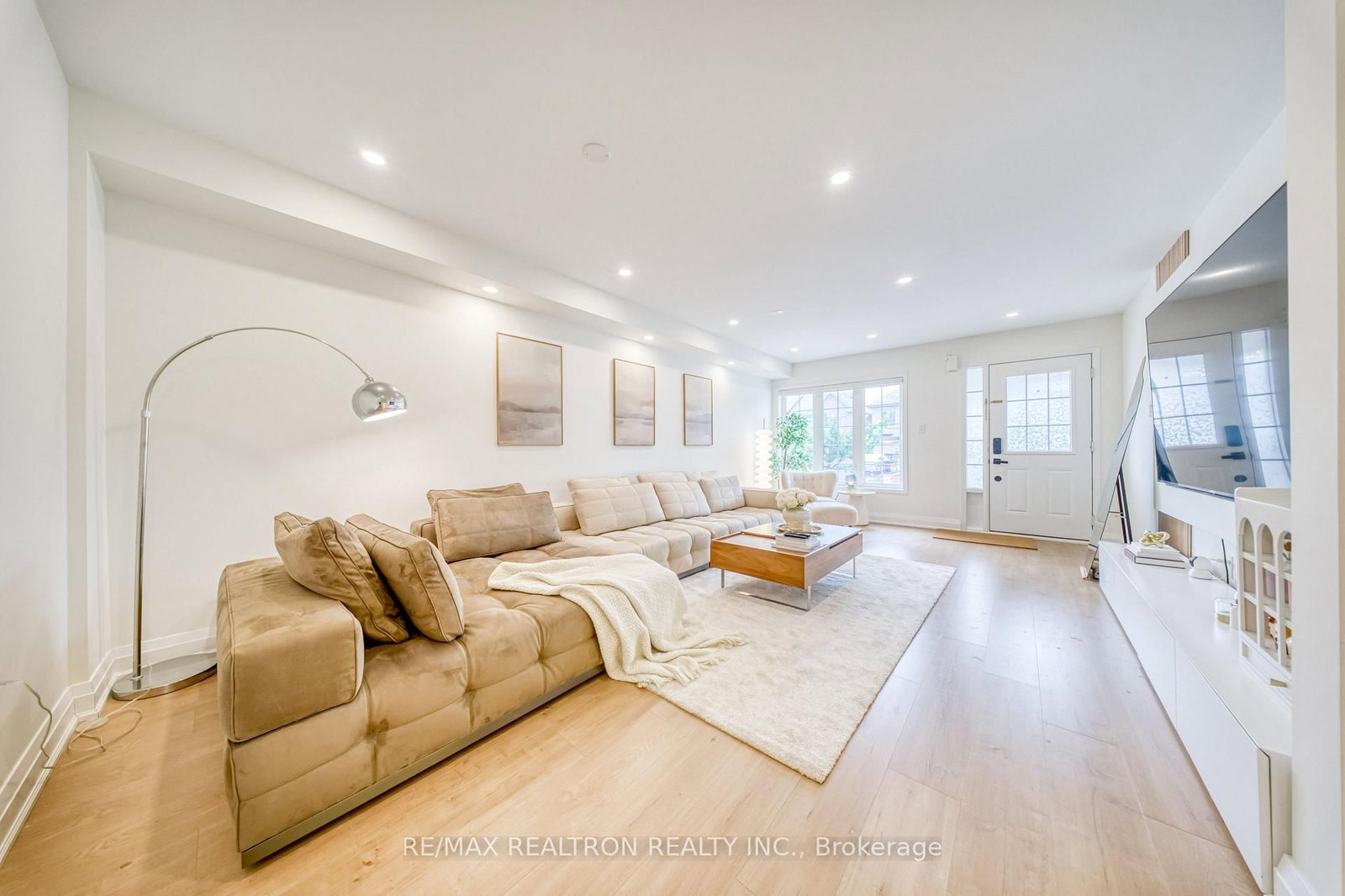 12 Quattro Avenue • Richmond Hill, ON photo 1